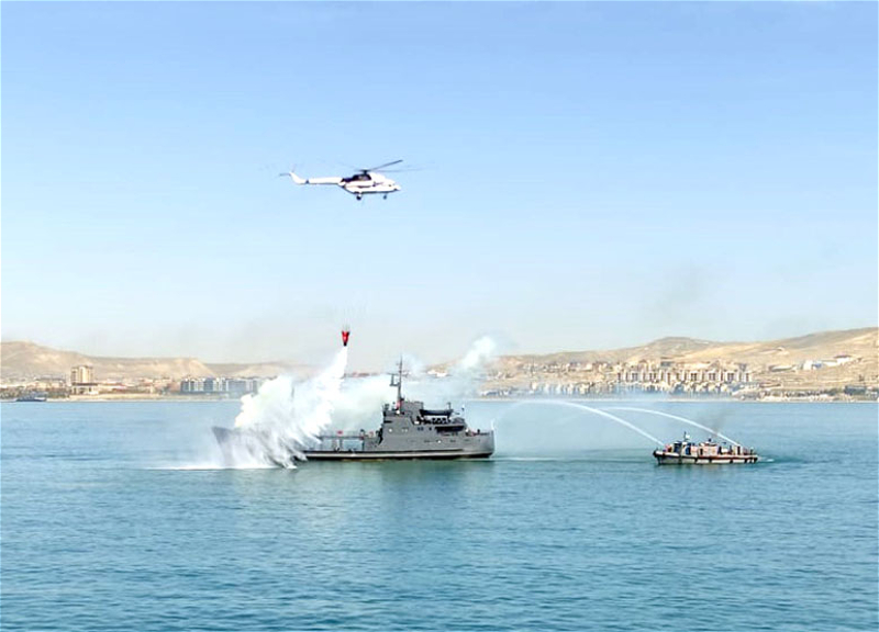 Азербайджанские ВМС и МЧС проводят совместные тактические учения – ФОТО