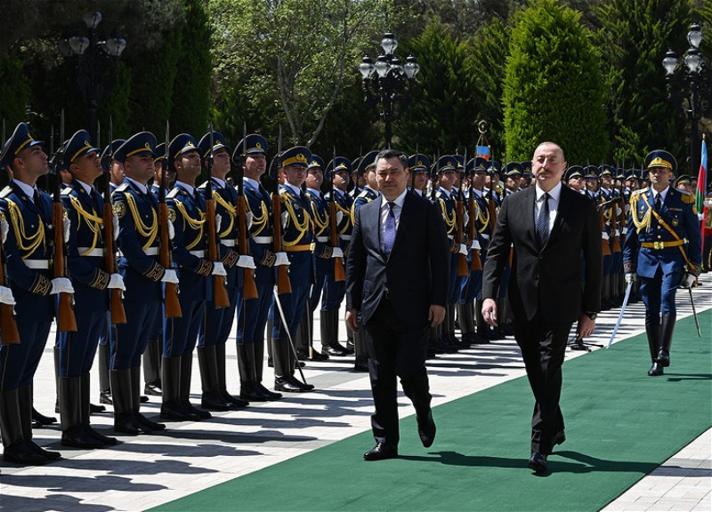 Qırğızıstan Prezidentinin rəsmi qarşılanma mərasimi olub - FOTO
