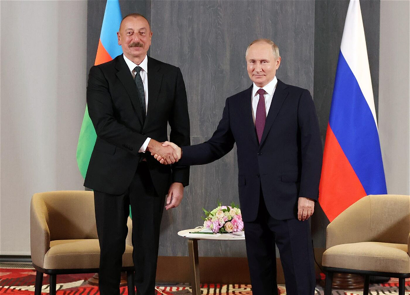 Владимир Путин поздравил Ильхама Алиева и азербайджанский народ с Днем Победы над фашизмом