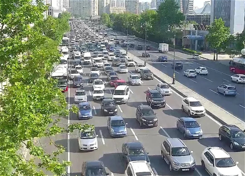 AYNA назвало сроки, когда в Баку станет меньше пробок