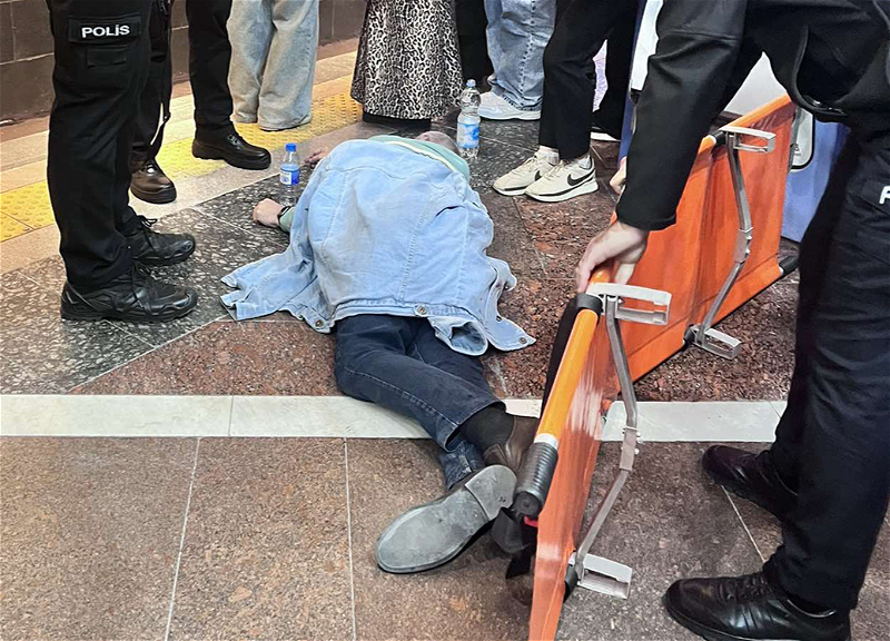 В столичном метро скончался мужчина