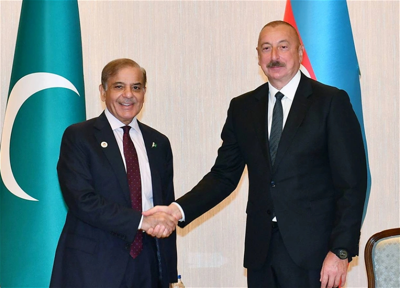 Премьер-министр Пакистана поздравил президента Азербайджана
