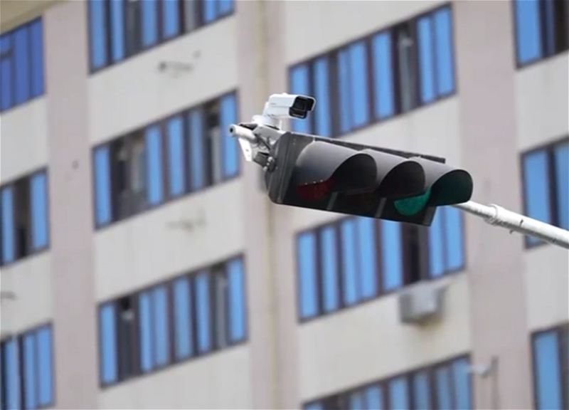 В Баку впервые на этих улицах внедрены «умные» светофоры - ВИДЕО