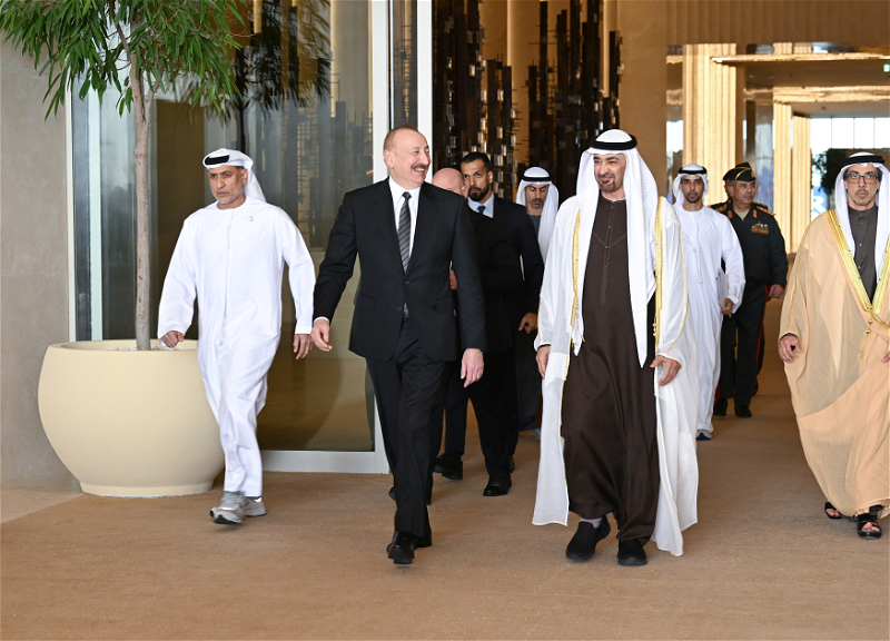 Ильхам Алиев прибыл с визитом в Объединенные Арабские Эмираты - ФОТО