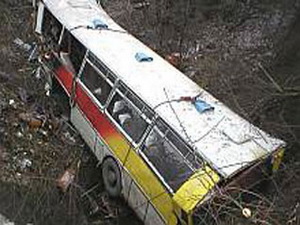 Автобус упал в пропасть в Анталье; четверо погибших