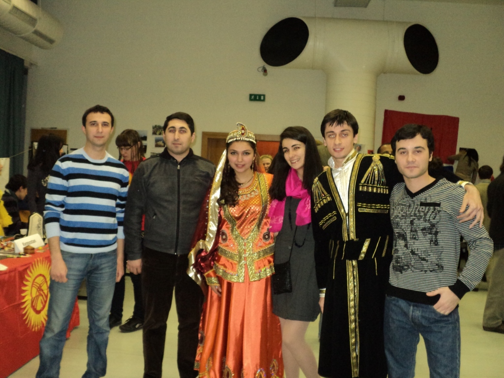 Азербайджан был представлен на Международном фестивале культур в Венгрии - ФОТО