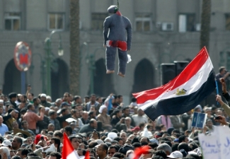 Военная полиция в Каире требует от митингующих очистить площадь Тахрир