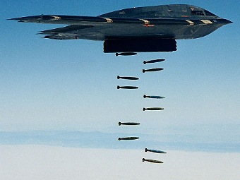 Стратегические бомбардировщики США нанесли авиаудары по главному ливийскому аэродрому