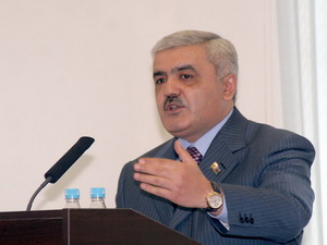 Азербайджан может и не выбрать Nabucco – Ровнаг Абдуллаев