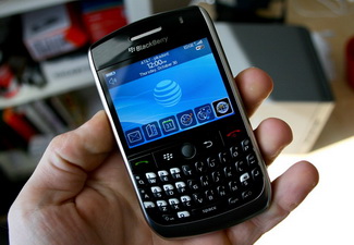 В чем причина сбоя работы Blackberry Messenger в Азербайджане?