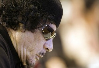 ШОК: Муамар Каддафи жив