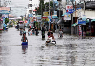 Число жертв наводнения в Таиланде превысило 600 человек