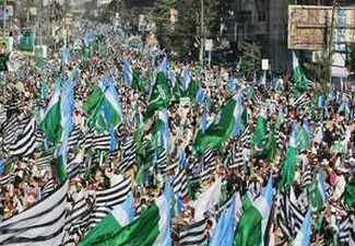 В Пакистане прошел массовый митинг в поддержку армии