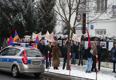 В Польше армяне пытались провести пикет перед посольством Азербайджана - ФОТО