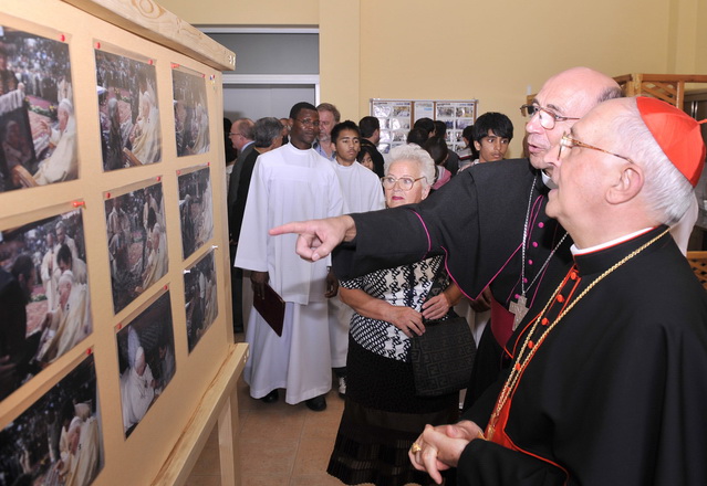 Католическая церковь в Баку отметила 10-ю годовщину визита Папы Римского Иоанна Павла II в Азербайджан - ФОТО