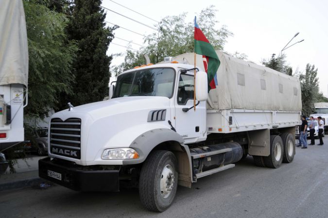 МЧС АР отправил в Иран вторую партию гуманитарной помощи