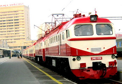 Названо место, куда может быть перенесен железнодорожный вокзал, расположенный в центре Баку