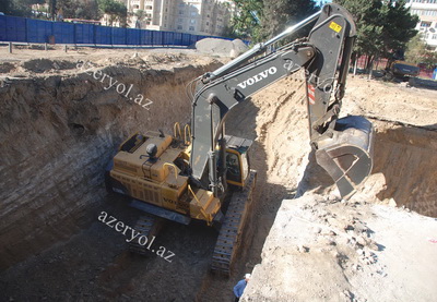 В Баку началось строительство крупного подземного перехода - ФОТО