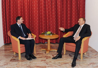 Президент Азербайджана в Давосе встретился с главой компании Holcim Group - ФОТО
