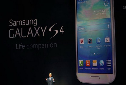Компания Samsung представила новый флагманский смартфон Galaxy S IV - ФОТО