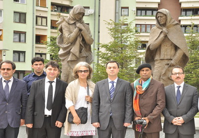 В Сараево почтили память жертв геноцидов в Ходжалы и Сребренице - ФОТО