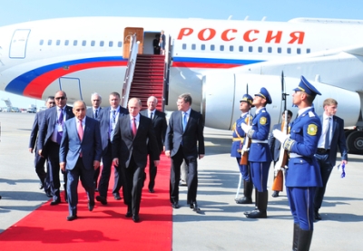 Президент России Владимир Путин прибыл в Баку - ФОТО
