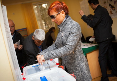 Звезды азербайджанского шоу-бизнеса проголосовали на выборах президента – ФОТО