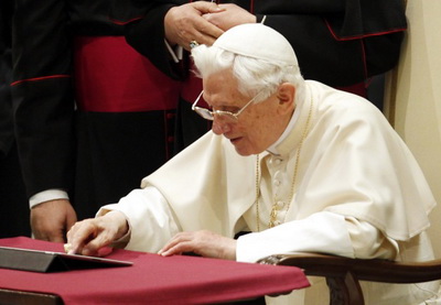 Папа Бенедикт XVI лишил сана более 400 священников-педофилов