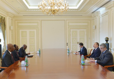 Ильхам Алиев принял министра иностранных дел Зимбабве