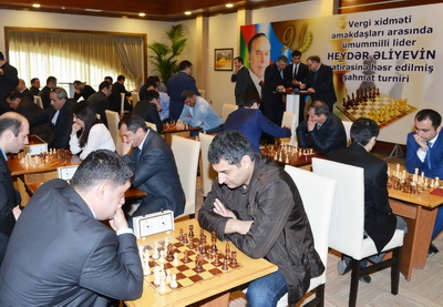 Дан старт шахматному турниру среди работников налоговой сферы, посвященный памяти Гейдара Алиева - ФОТО