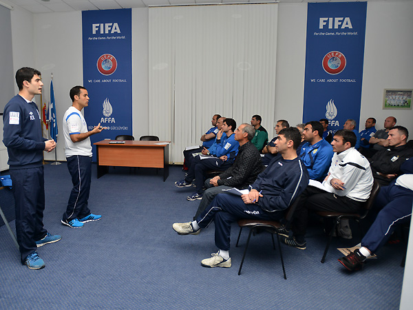 Координатор сборной Азербайджана по футболу провел семинар для тренеров вратарей – ФОТО