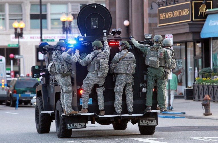 Полиция обезвредила подозрительные рюкзаки в центре Бостона