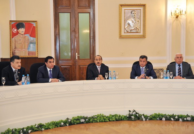 Состоялось первое заседание комиссии партии «Ени Азербайджан» по межпартийным связям и диалогу