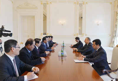 Ильхам Алиев принял премьер-министра Камбоджи