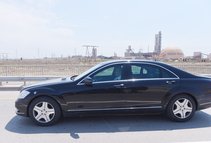 Как Президент Ильхам Алиев проверил качество дороги за рулем автомобиля - ВИДЕО