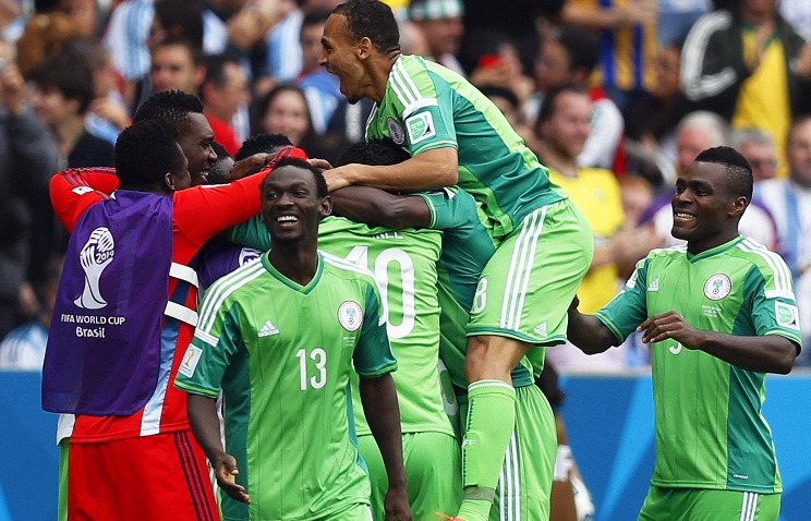 Чиновник Федерации футбола Нигерии вылетел на родину за премиальными для игроков сборной