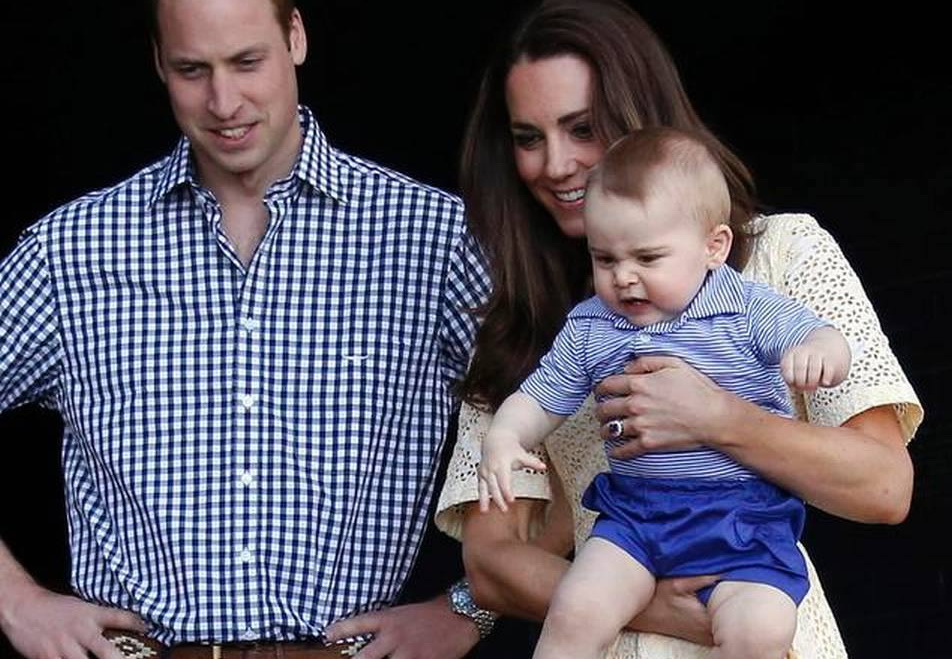 Британский наследник принц Джордж отмечает свой первый день рождения - ФОТО