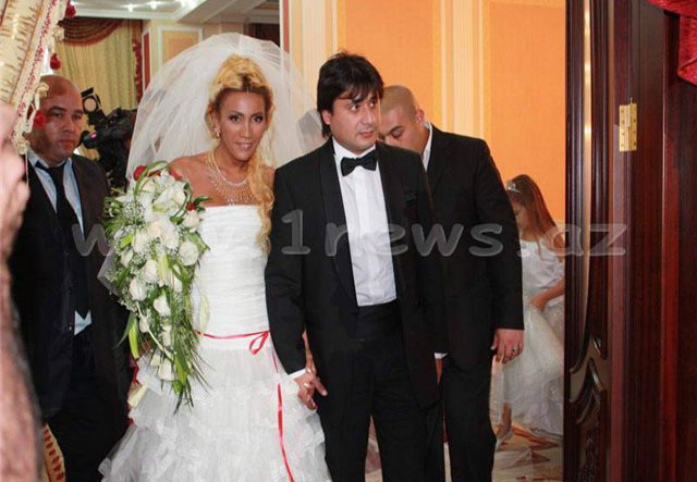 Суперзвезда азербайджанского шоу-бизнеса Ройа развелась