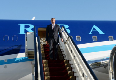 Президент Ильхам Алиев прибыл с рабочим визитом в РФ - ФОТО