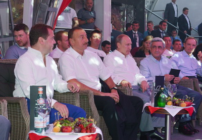 Президенты Азербайджана, России и Армении наблюдали в Сочи за международными соревнованиями по боевому самбо - ФОТО