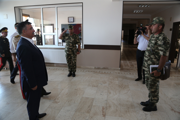 Министры обороны Азербайджана, Турции и Грузии посетили в Нахчыване воинскую часть  -  ФОТО