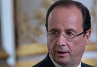 Олланд призвал Россию прекратить поставки оружия в Украину