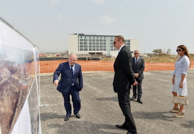 Ильхам Алиев ознакомился с ходом работ на Бульваре «Аг шехер» в Баку - ФОТО