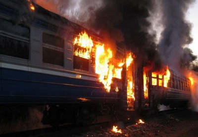 В Азербайджане загорелся поезд