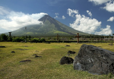 На Филиипинах эвакуировали людей из-за возможного извержения вулкана
