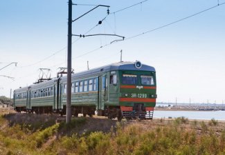 В Баку поезд сбил человека насмерть