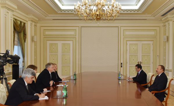 Ильхам Алиев принял специального представителя ЕС по Южному Кавказу - ФОТО