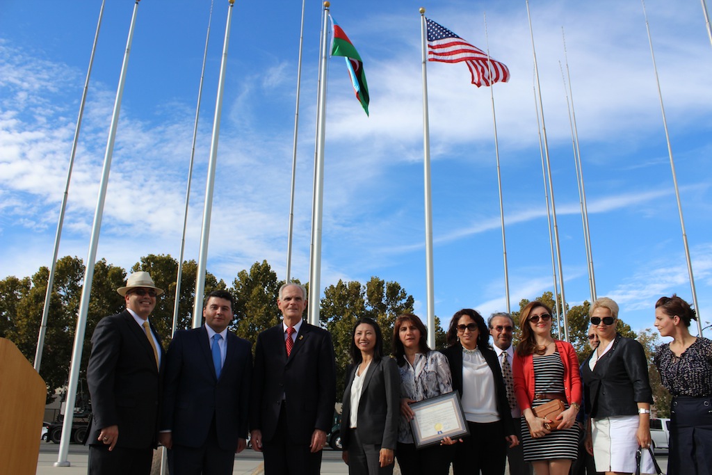 В Калифорнии был поднят флаг Азербайджана – ФОТО