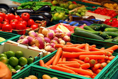 Россия запретила поставки овощей и фруктов с Украины