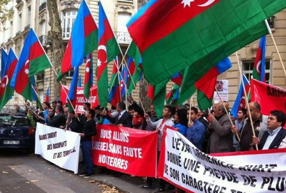 Азербайджанская диаспора протестует против позиции Амстердамского университета